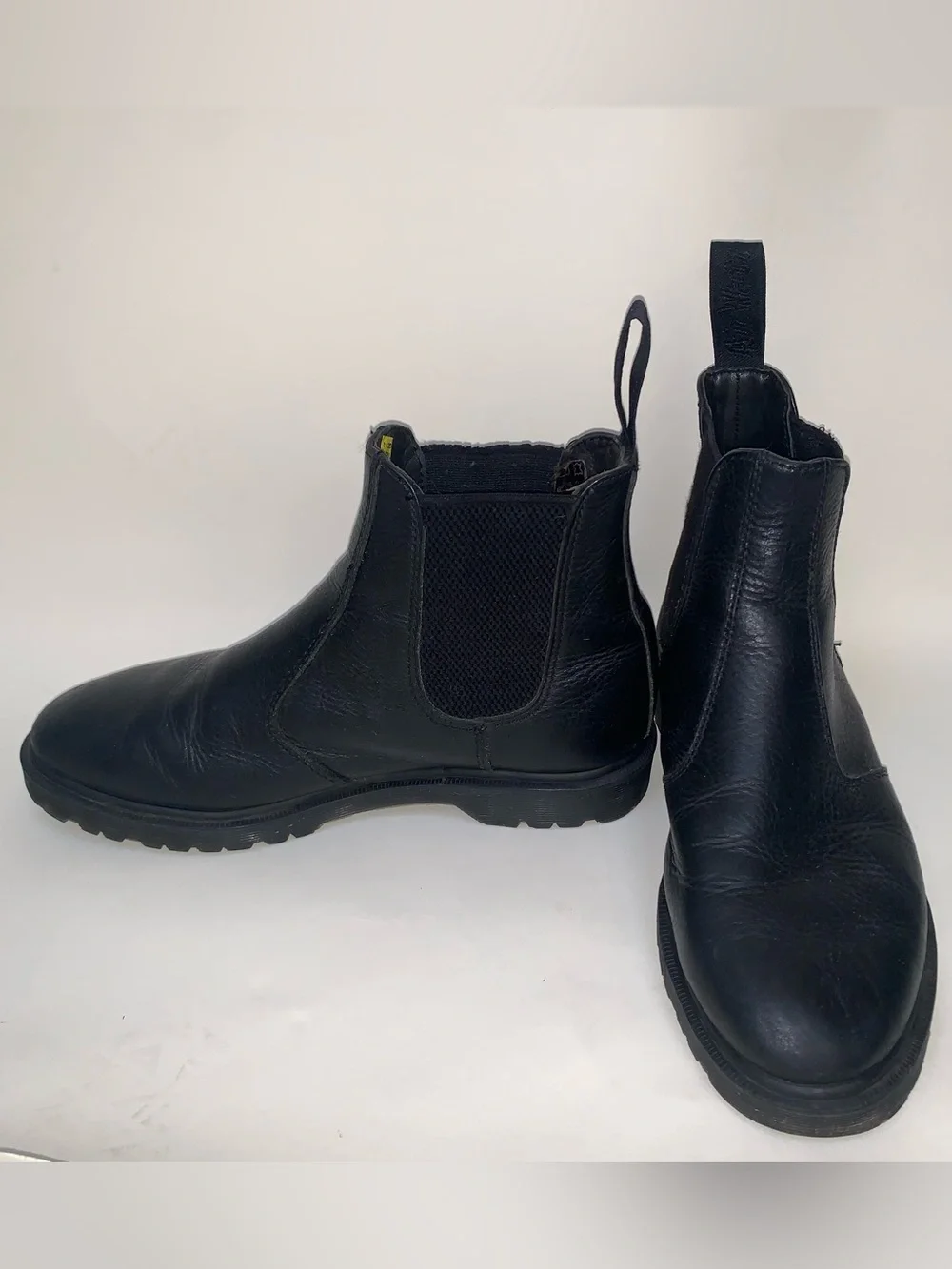 Doc Martens 2976 Chelsea Boots Black Leather Pull On Mens 9 Womens 10 US Emo